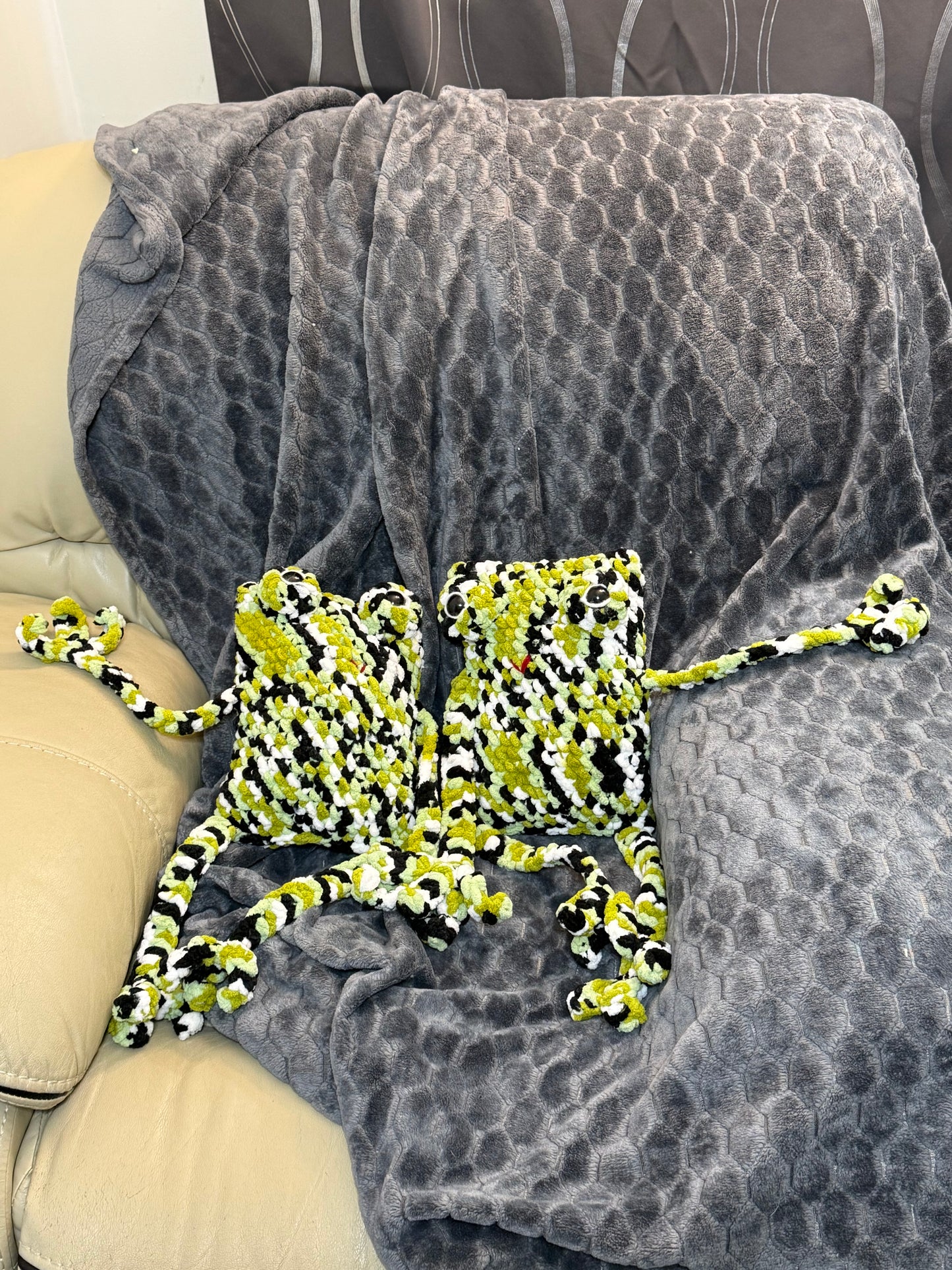 Handmade Crochet Leggy Frog Plush ā Soft Stuffed Animal Toy for Kids