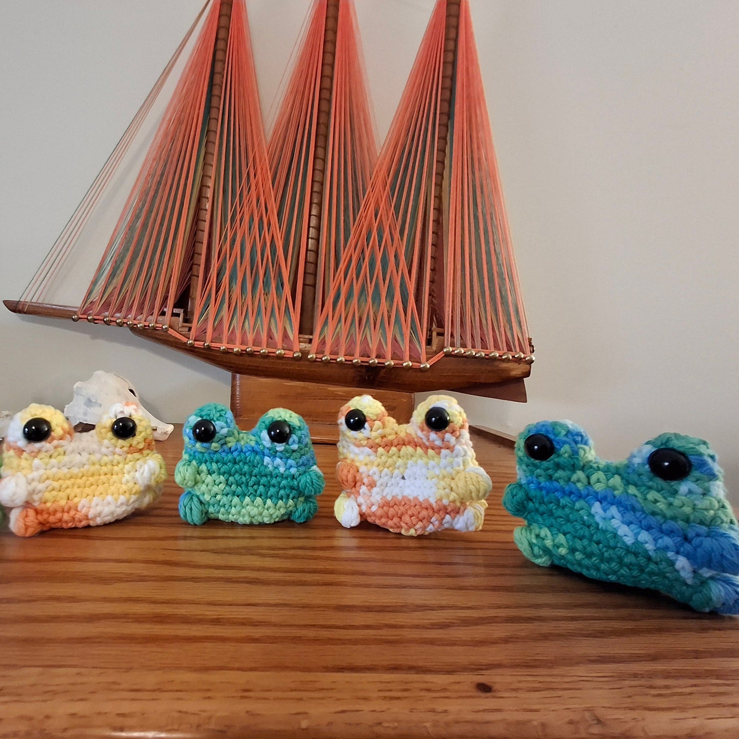 Pocket Frog โ Mini Crochet Frog Plush, Handmade Stuffed Animal Toy, Cute Gift for Kids & Frog Lovers