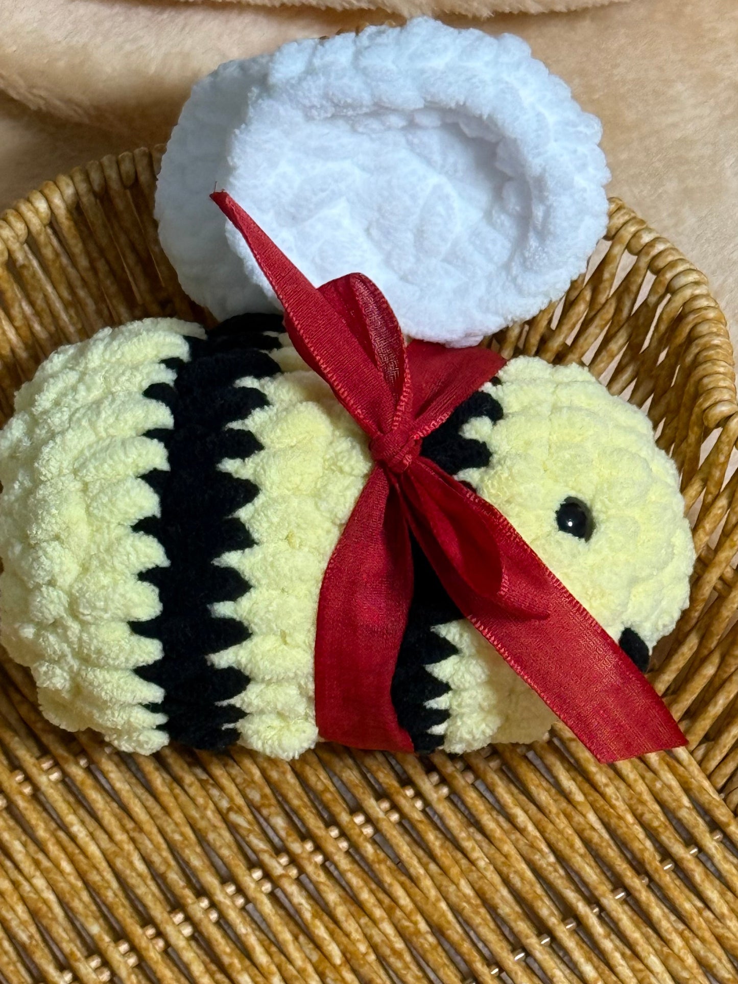 Pretty Little Bee-Bee